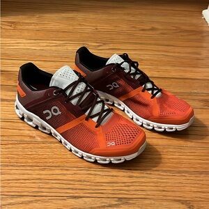 Brand new on cloud cloudflow running shoes. Men’s size 7.5.